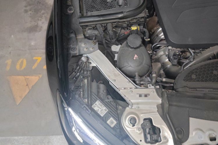 Used Mercedes-Benz E-Class 2023 Updated E 300 L Fashion Edition Engine Bay Right