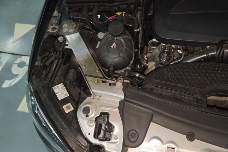 Used Mercedes-Benz E-Class 2023 Updated E 300 L Luxury Edition Engine Bay Right