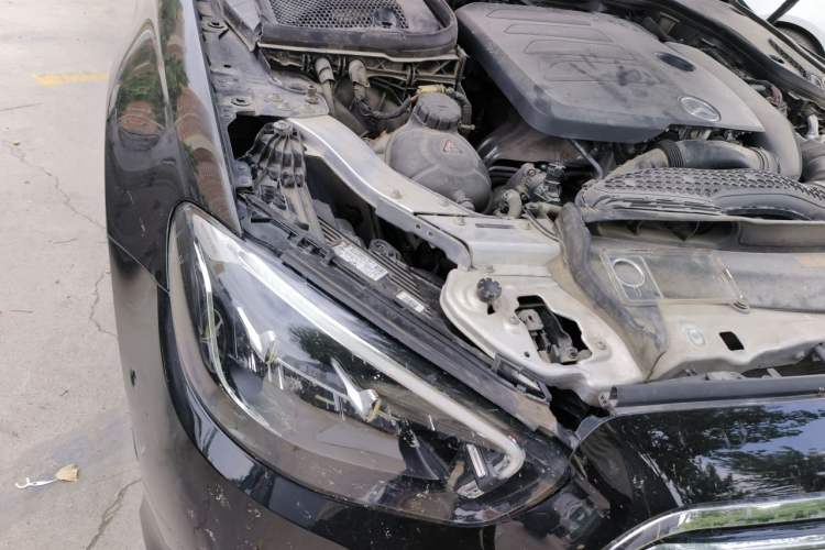 Used Mercedes-Benz E-Class 2023 E 260 L Engine Bay Right