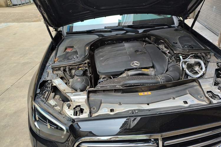 Used Mercedes-Benz E-Class 2023 Updated E 300 L Luxury Edition Engine Bay Right