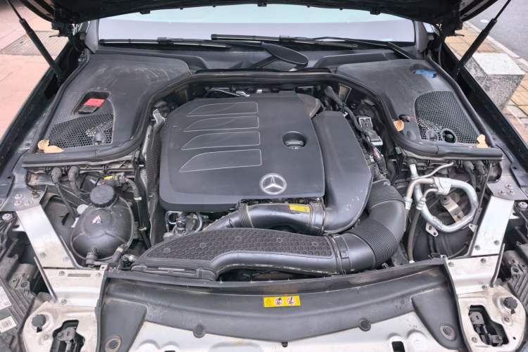 Used Mercedes-Benz E-Class 2023 E 260 L Engine Bay
