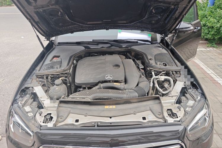 Used Mercedes-Benz E-Class 2023 Updated E 300 L Fashion Edition Engine Bay