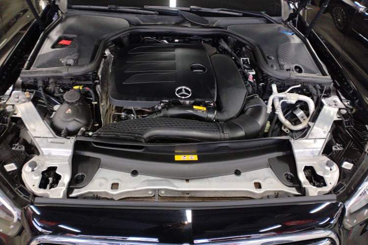 Used Mercedes-Benz E-Class 2023 Facelift E 260 L Engine Bay