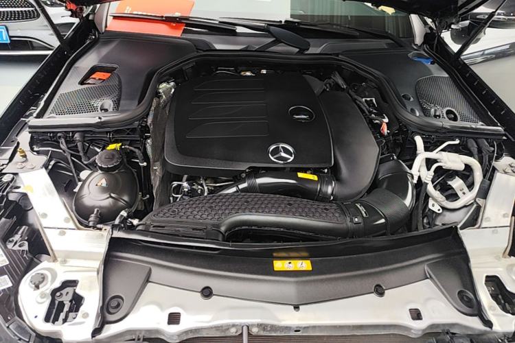 Used Mercedes-Benz E-Class 2023 E 260 Coupe Engine Bay