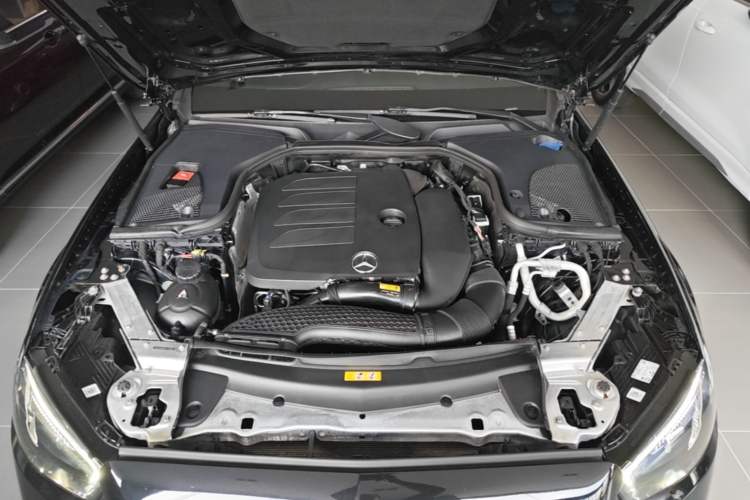 Used Mercedes-Benz E-Class 2023 Updated E 300 L Fashion Edition Engine Bay