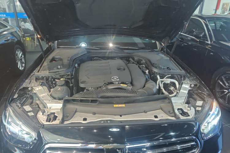 Used Mercedes-Benz E-Class 2023 Updated E 300 L Fashion Edition Engine Bay