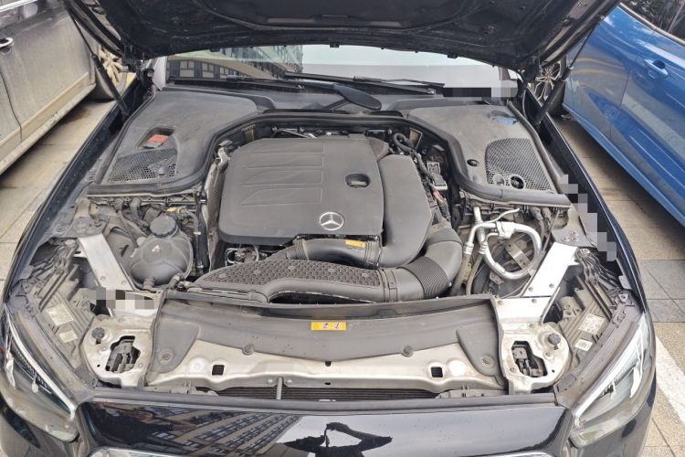 Used Mercedes-Benz E-Class 2023 E 260 L Engine Bay