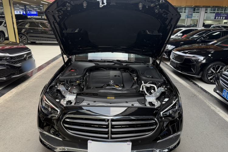 Used Mercedes-Benz E-Class 2023 Updated E 300 L Fashion Edition Engine Bay