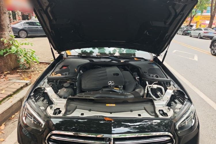 Used Mercedes-Benz E-Class 2023 Updated E 300 L Fashion Edition Engine Bay