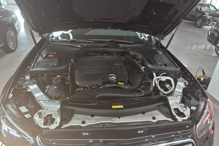 Used Mercedes-Benz E-Class 2023 Facelift E 260 L Engine Bay
