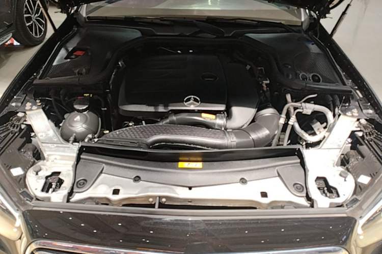 Used Mercedes-Benz E-Class 2023 E 260 L Engine Bay