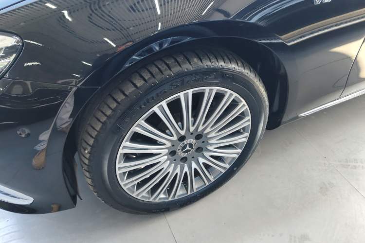 Used Mercedes-Benz E-Class 2023 Updated E 300 L Luxury Edition Exterior 1