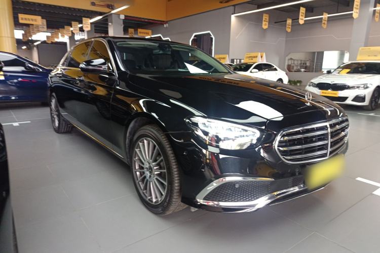 Used Mercedes-Benz E-Class 2023 Facelift E 260 L Exterior 1