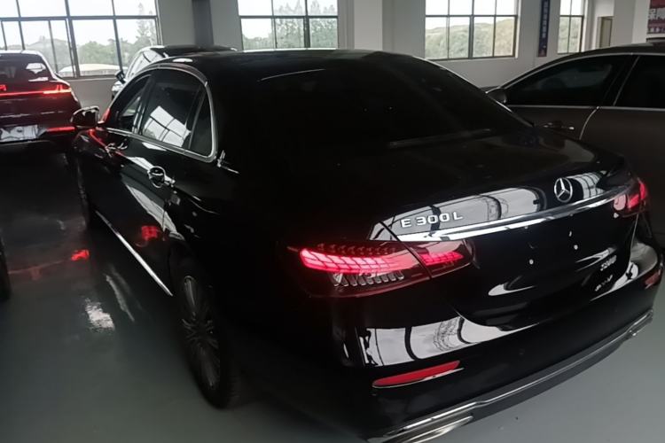 Used Mercedes-Benz E-Class 2023 Updated E 300 L Fashion Edition Exterior 1