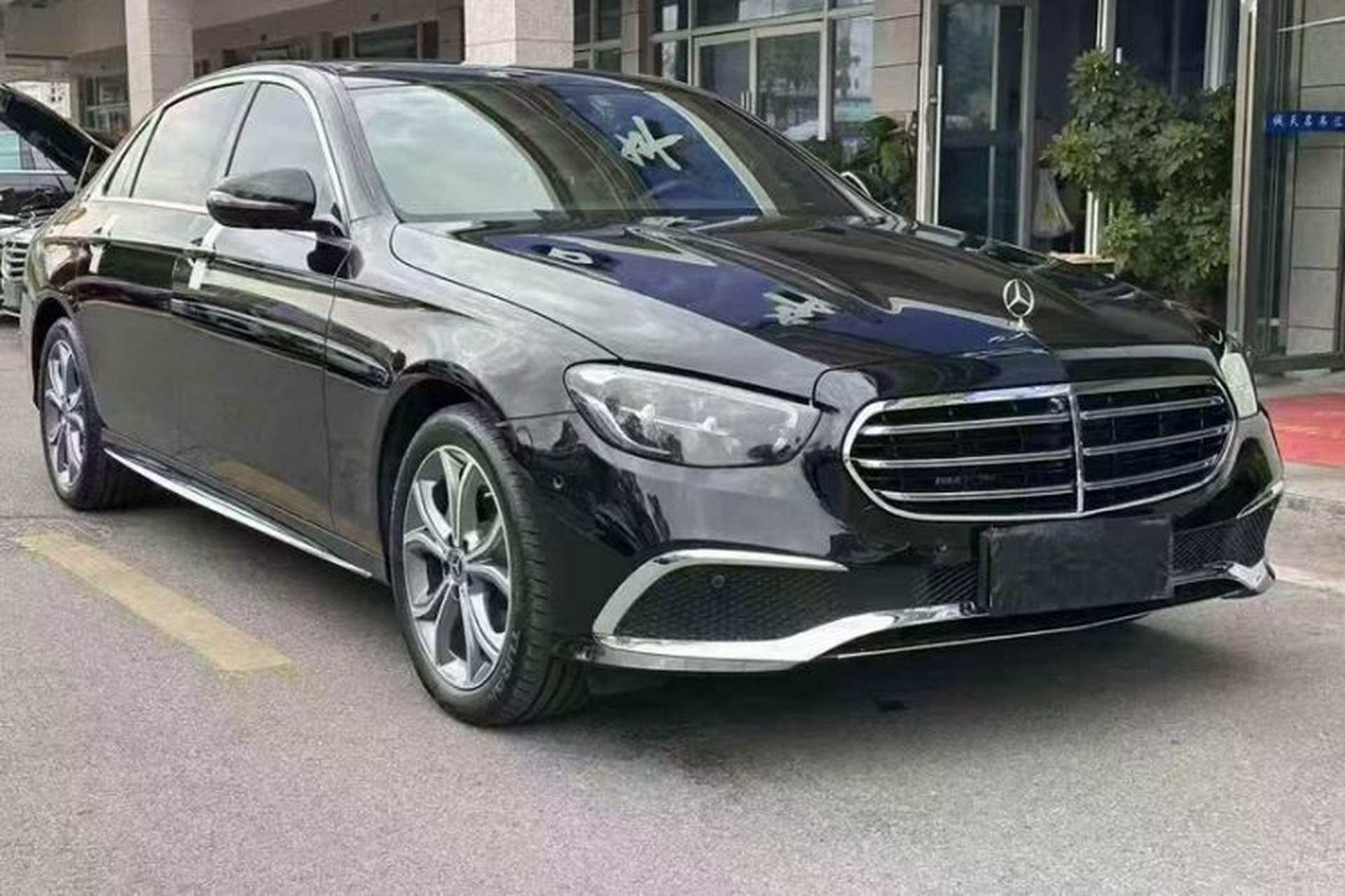 Used Mercedes-Benz E-Class 2023 Restyled E 300 L Sport Luxury Edition Exterior 1