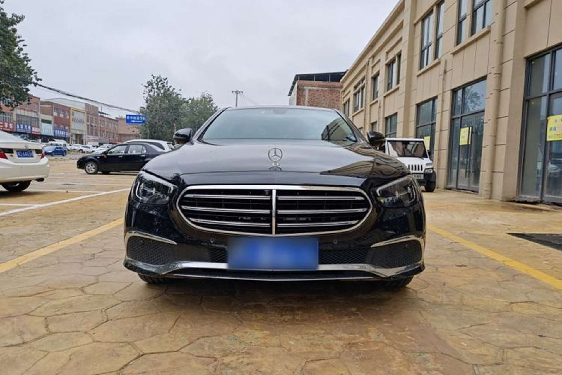 Used Mercedes-Benz E-Class 2023 Updated E 300 L Luxury Edition Exterior 1