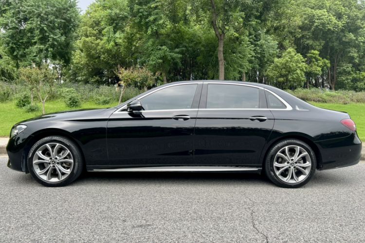 Used Mercedes-Benz E-Class 2023 Restyled E 300 L Sporty and Stylish Edition Exterior 1