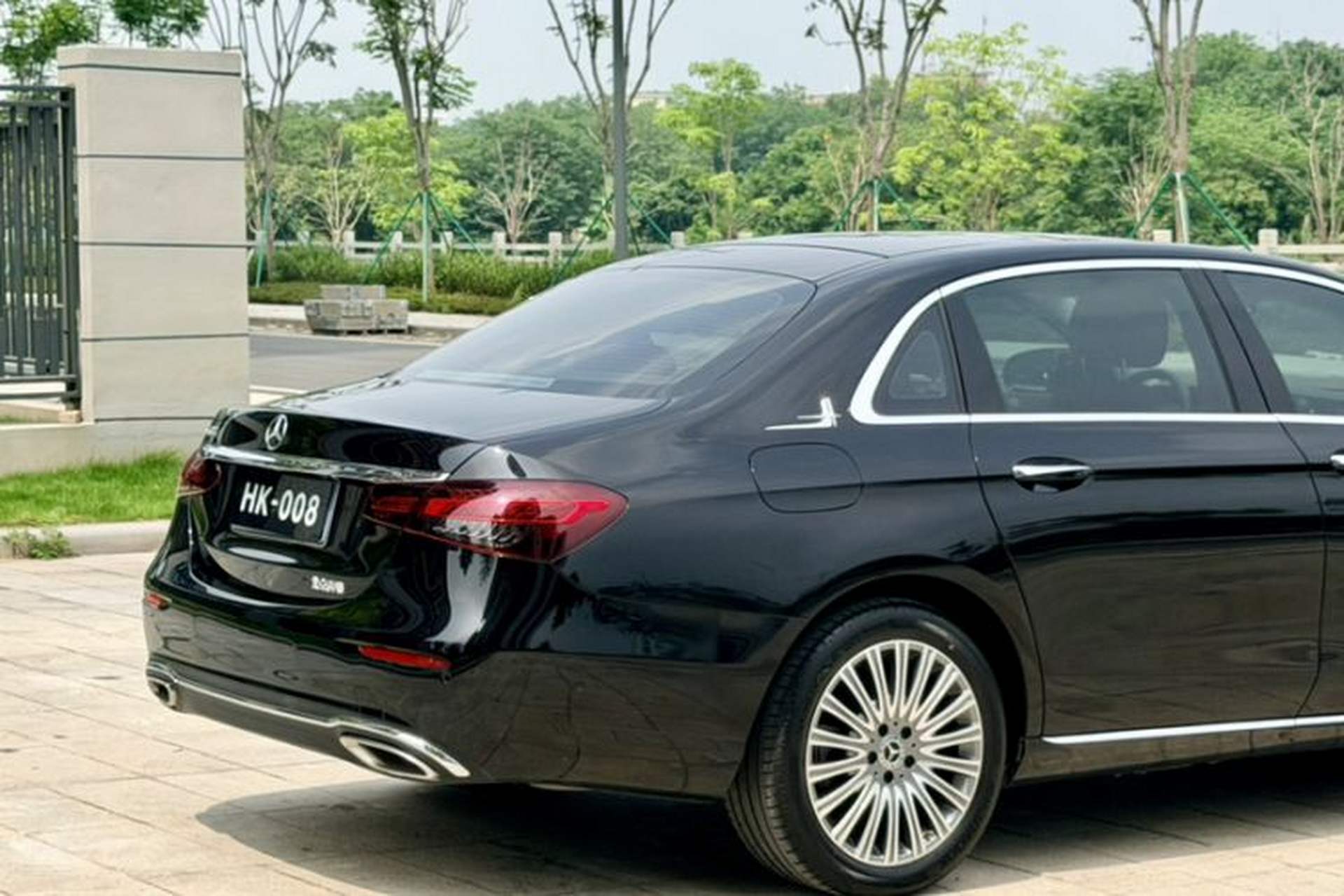 Used Mercedes-Benz E-Class 2023 Updated E 300 L Fashion Edition Exterior 1