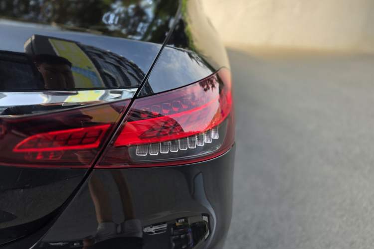 Used Mercedes-Benz E-Class 2023 Updated E 300 L Luxury Edition Exterior 10