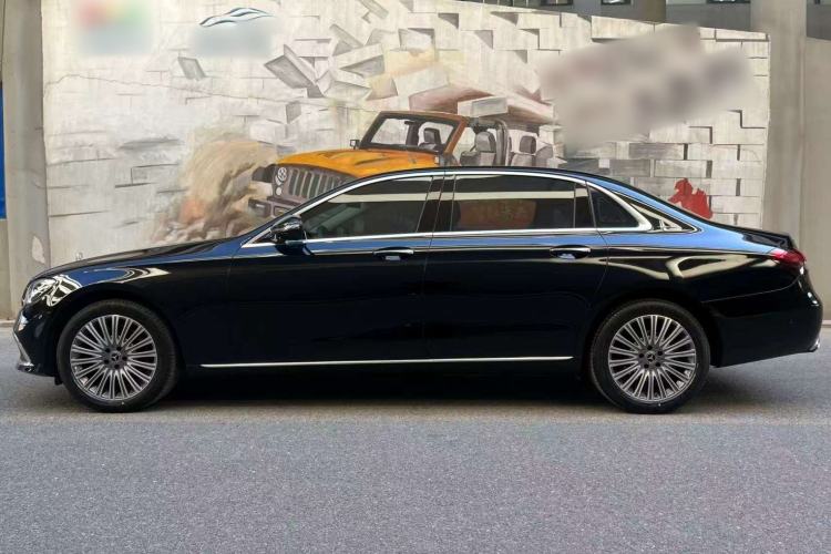 Used Mercedes-Benz E-Class 2023 Updated E 300 L Fashion Edition Exterior 2