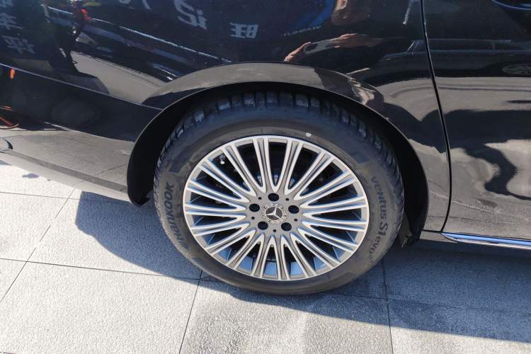 Used Mercedes-Benz E-Class 2023 Updated E 300 L Luxury Edition Exterior 2