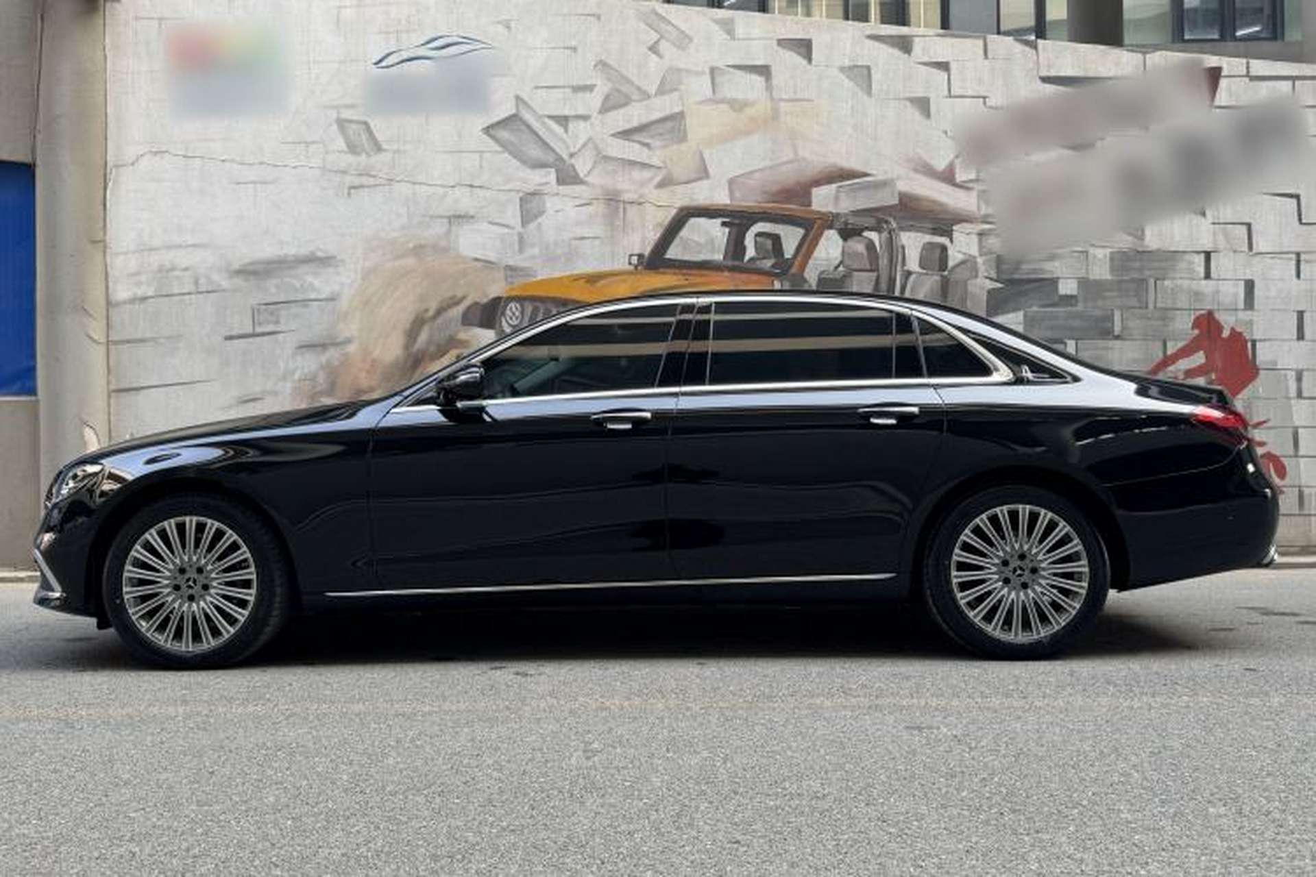 Used Mercedes-Benz E-Class 2023 E 300 L Luxury Model Exterior 2