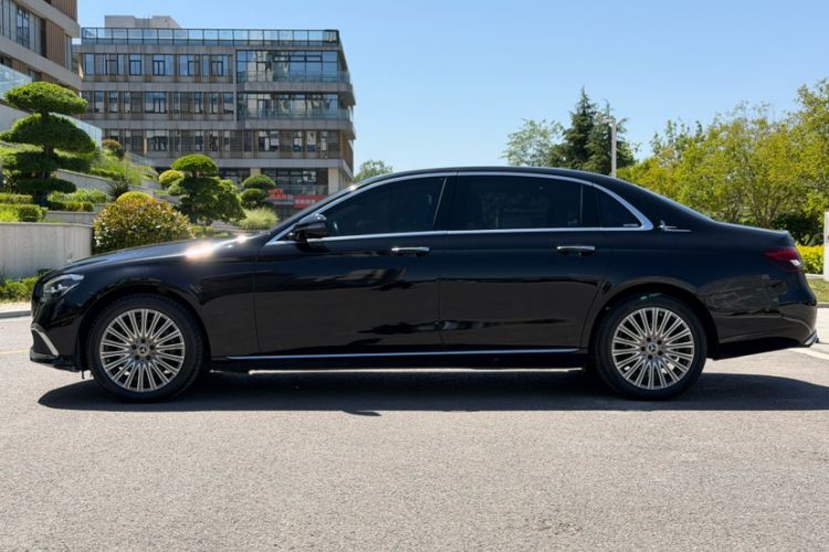 Used Mercedes-Benz E-Class 2023 E 300 L Stylish Model Exterior 2