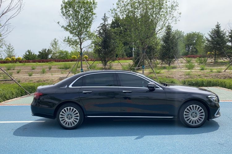 Used Mercedes-Benz E-Class 2023 Updated E 300 L Fashion Edition Exterior 2