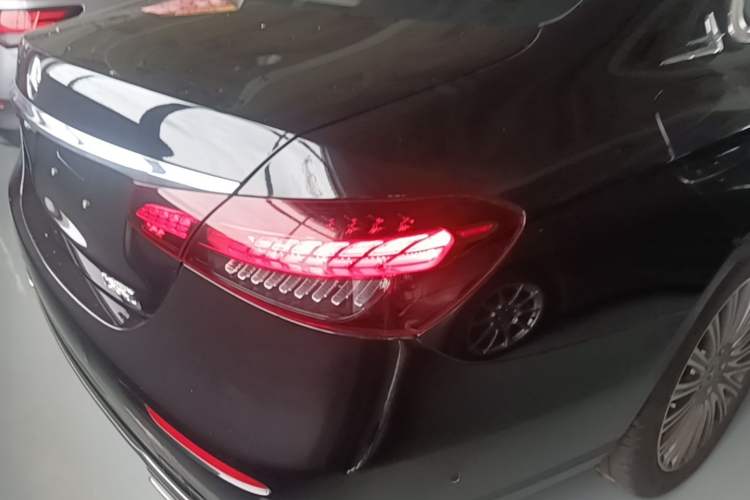 Used Mercedes-Benz E-Class 2023 Updated E 300 L Fashion Edition Exterior 2