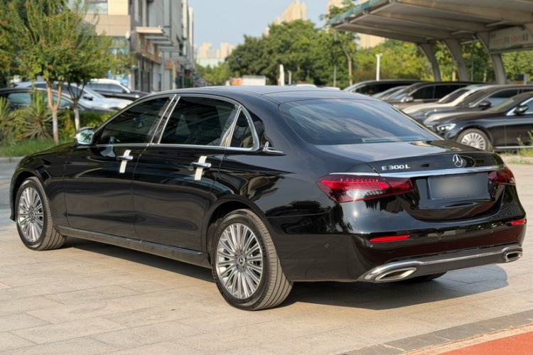 Used Mercedes-Benz E-Class 2023 Updated E 300 L Fashion Edition Exterior 2