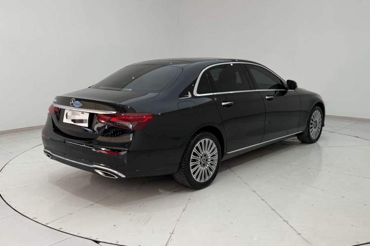 Used Mercedes-Benz E-Class 2023 Updated E 300 L Fashion Edition Exterior 2