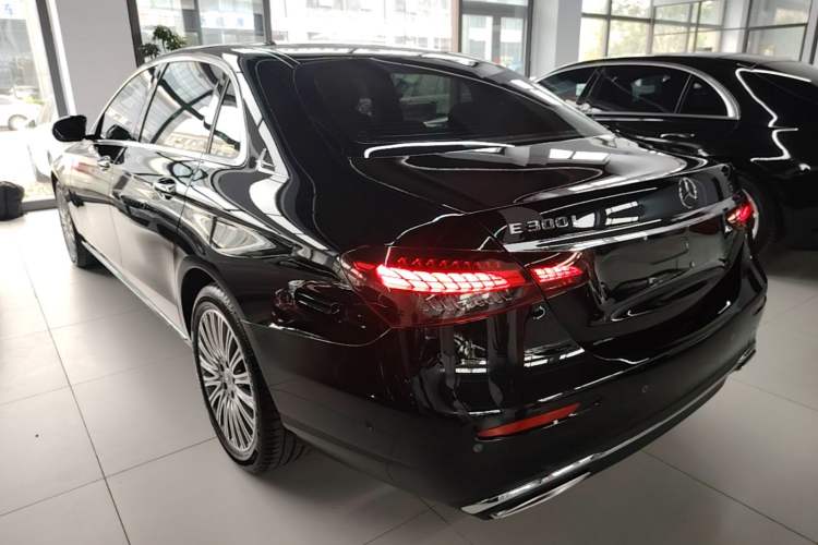 Used Mercedes-Benz E-Class 2023 Updated E 300 L Fashion Edition Exterior 2