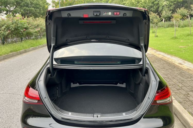 Used Mercedes-Benz E-Class 2023 Restyled E 300 L Sporty and Stylish Edition Exterior 2
