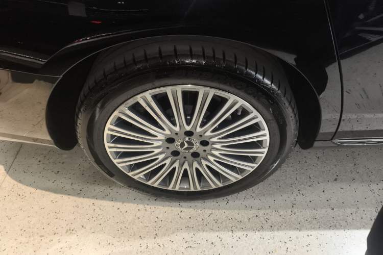 Used Mercedes-Benz E-Class 2023 Updated E 300 L Luxury Edition Exterior 2