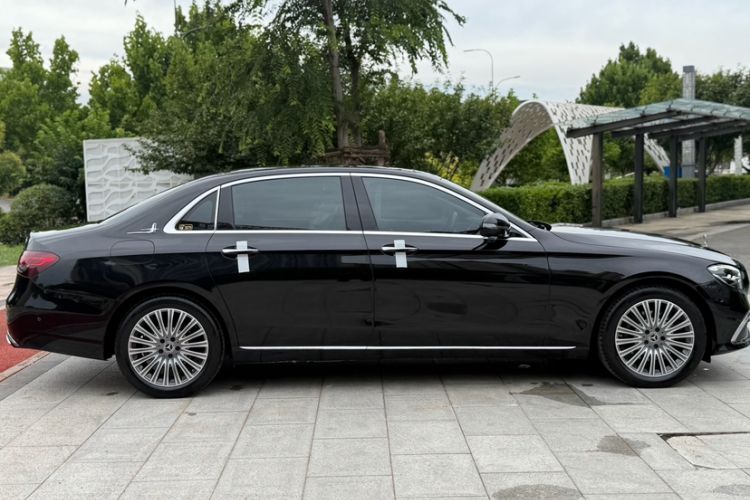 Used Mercedes-Benz E-Class 2023 Updated E 300 L Fashion Edition Exterior 2
