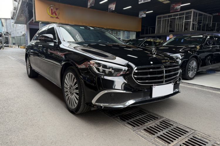 Used Mercedes-Benz E-Class 2023 Updated E 300 L Fashion Edition Exterior 2