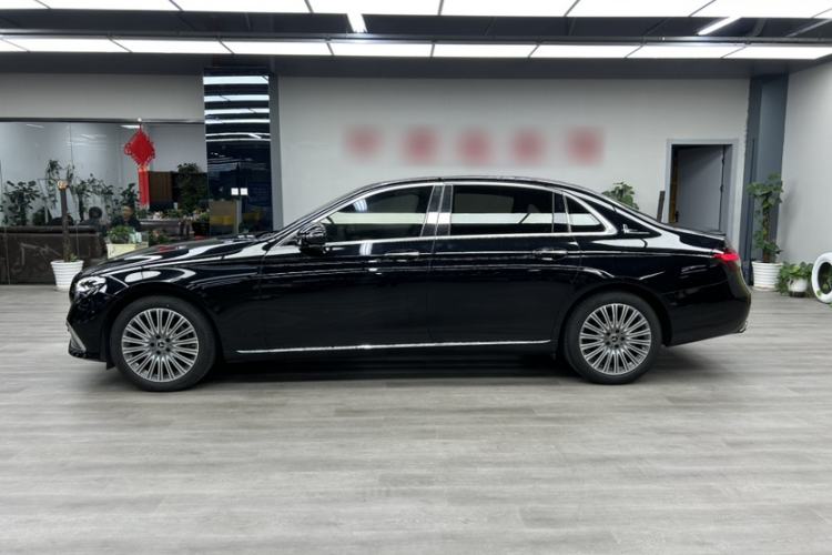 Used Mercedes-Benz E-Class 2023 Updated E 300 L Fashion Edition Exterior 3