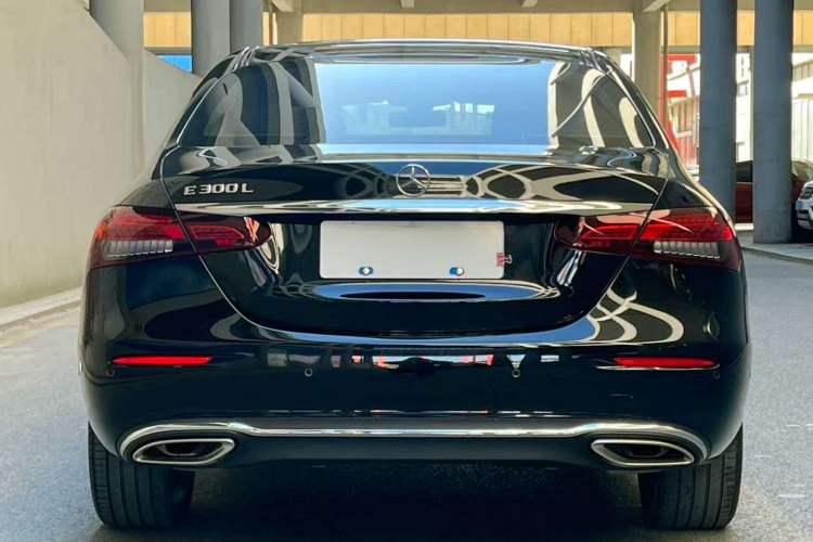 Used Mercedes-Benz E-Class 2023 Updated E 300 L Fashion Edition Exterior 3