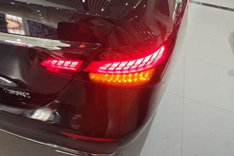 Used Mercedes-Benz E-Class 2023 Facelift E 260 L Exterior 3