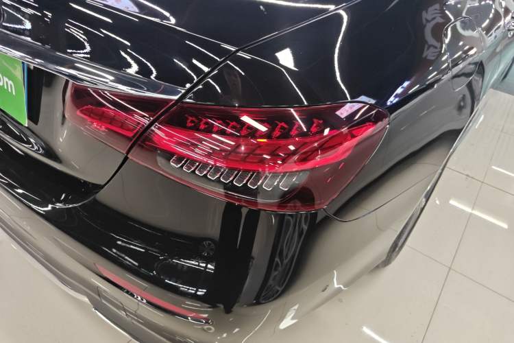 Used Mercedes-Benz E-Class 2023 E 300 L Sport Luxury Edition Exterior 3