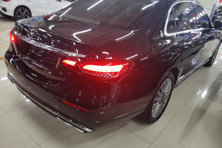 Used Mercedes-Benz E-Class 2023 Updated E 300 L Luxury Edition Exterior 3