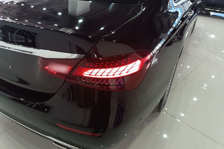 Used Mercedes-Benz E-Class 2023 Updated E 300 L Fashion Edition Exterior 3