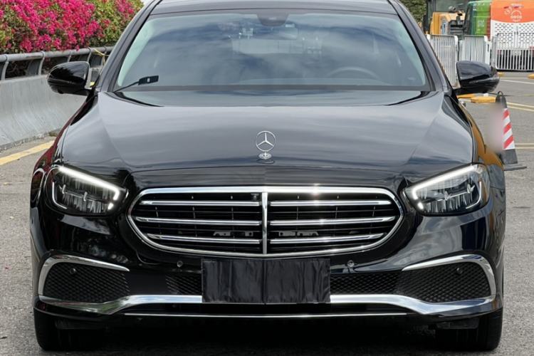 Used Mercedes-Benz E-Class 2023 Updated E 300 L Luxury Edition Exterior 3