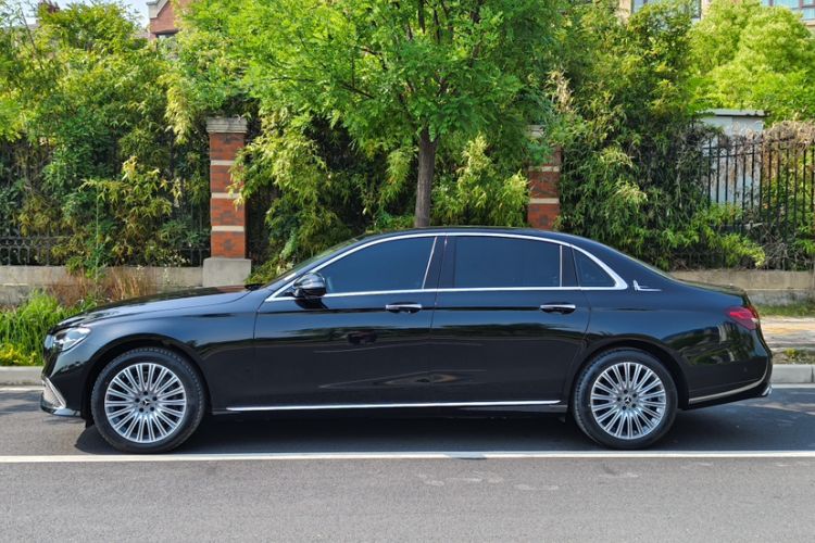 Used Mercedes-Benz E-Class 2023 E 300 L Luxury Model Exterior 3