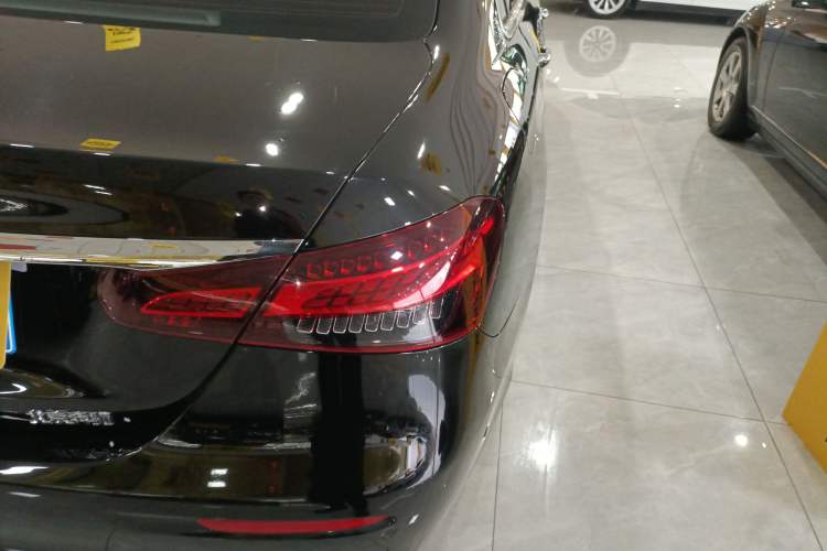 Used Mercedes-Benz E-Class 2023 Restyled E 300 L Sporty and Stylish Edition Exterior 3