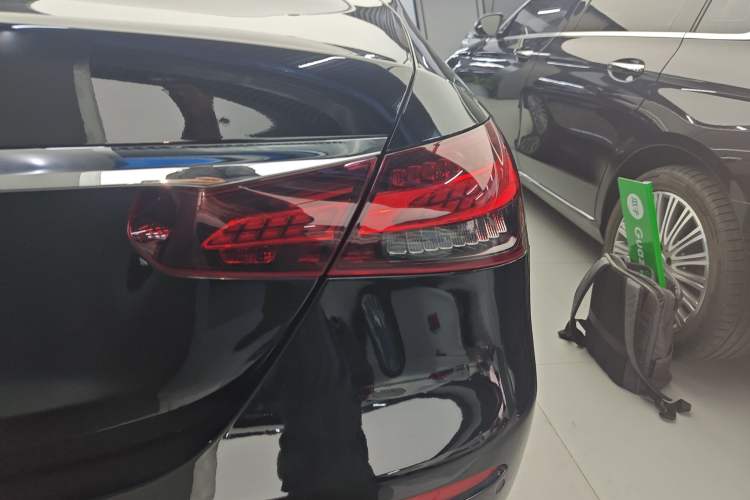Used Mercedes-Benz E-Class 2023 Updated E 300 L Fashion Edition Exterior 3