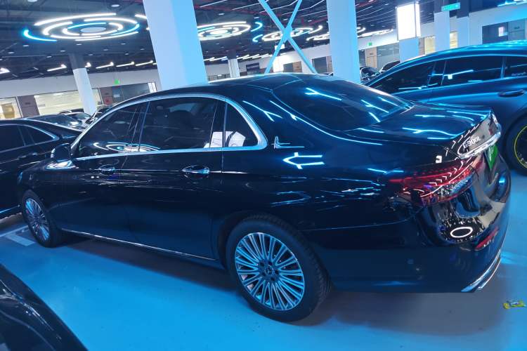Used Mercedes-Benz E-Class 2023 Updated E 300 L Fashion Edition Exterior 3