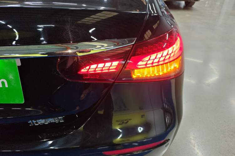 Used Mercedes-Benz E-Class 2023 Facelift E 260 L Exterior 3