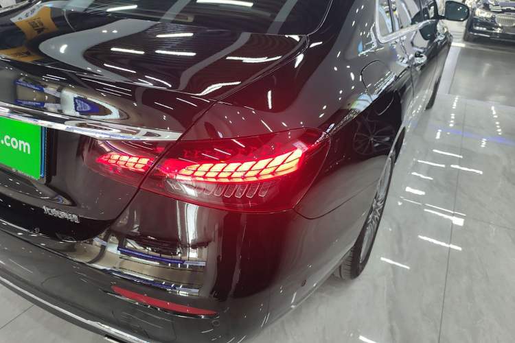 Used Mercedes-Benz E-Class 2023 Updated E 300 L Luxury Edition Exterior 3