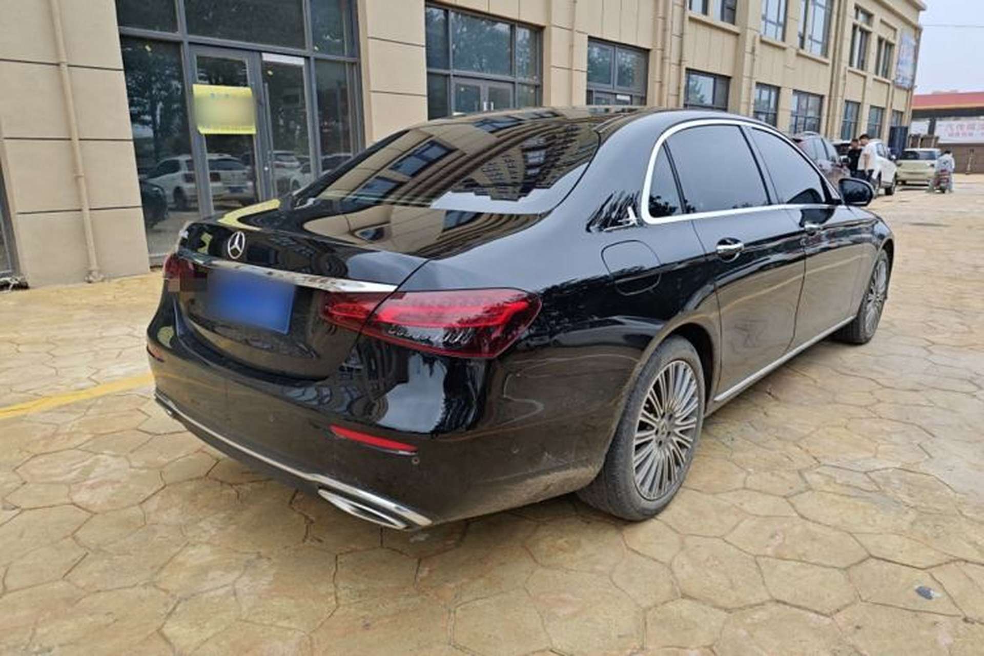 Used Mercedes-Benz E-Class 2023 Updated E 300 L Luxury Edition Exterior 3